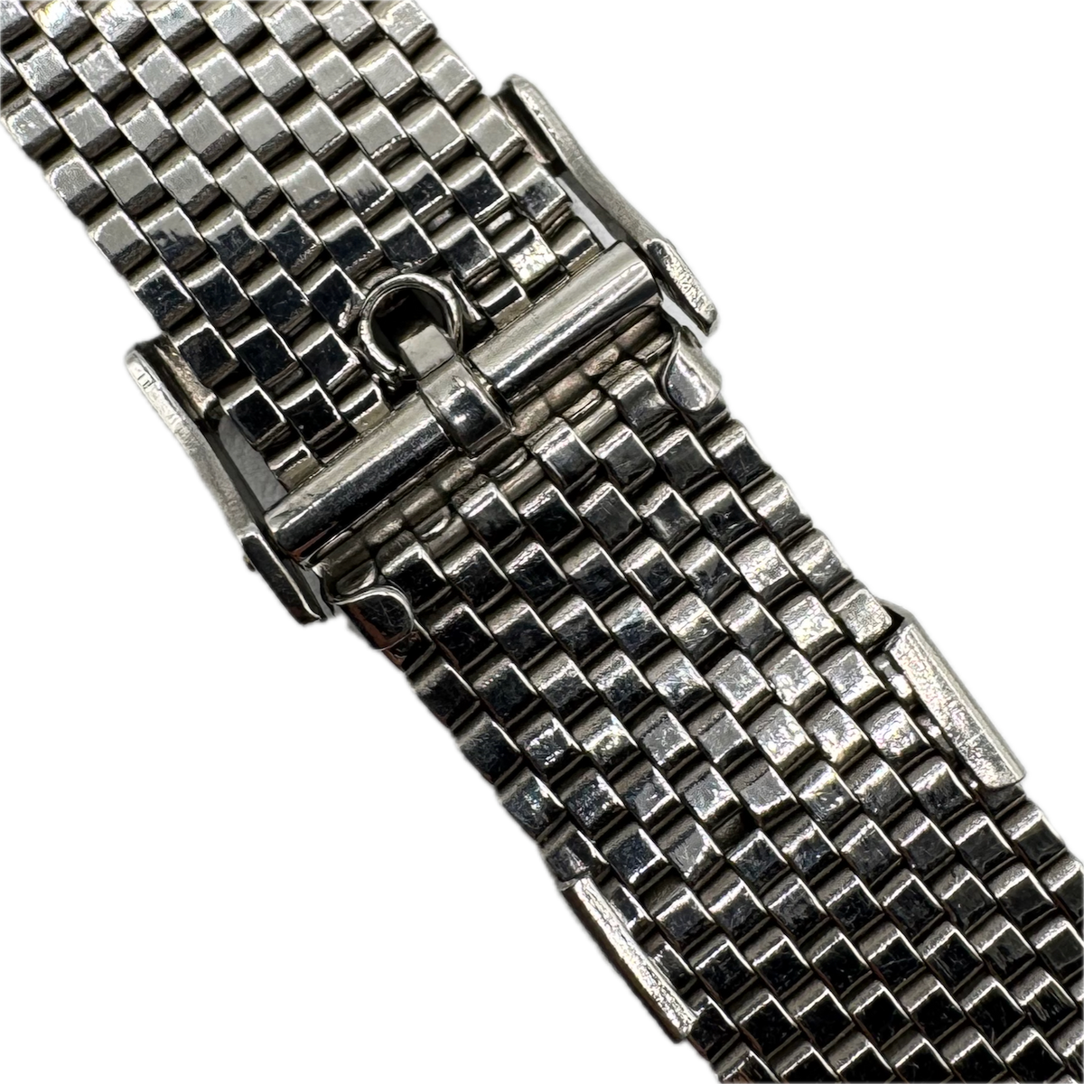 Unbranded Basketweave Pattern