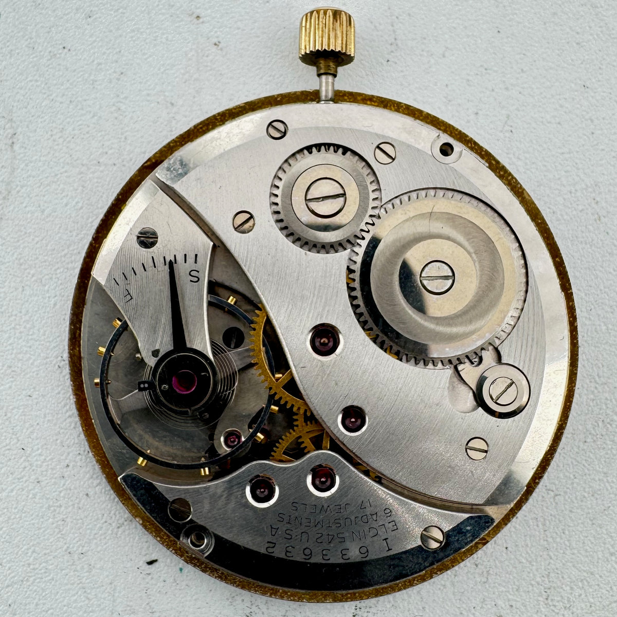 Elgin De Luxe Raised Numeral Dial 1954