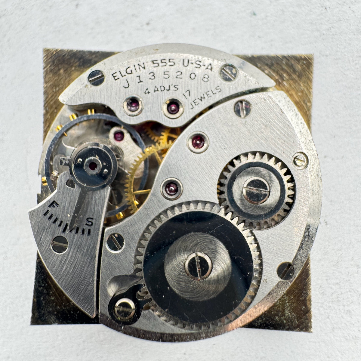 Vintage 23.5mm Elgin Square De Luxe Mechanical Men's Wristwatch Movement 555