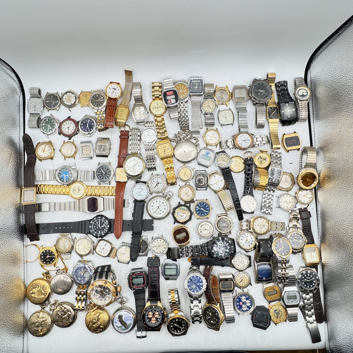 Vintage Seiko, Invicta, Pulsar, etc. Lot of 100 Men's Quartz Wristwatch 6
