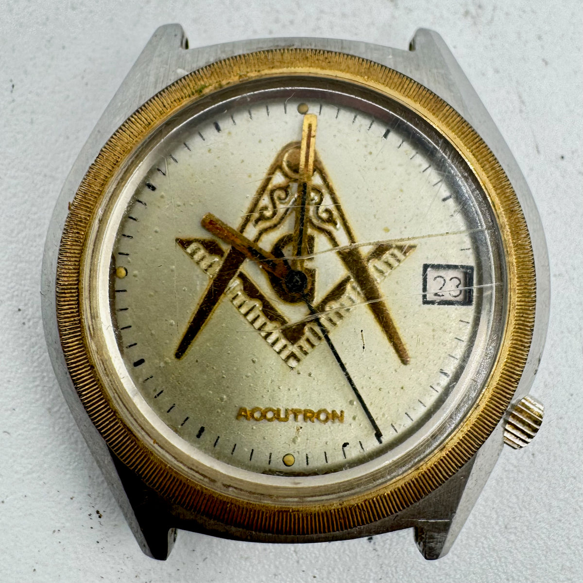 Vintage 37.5mm 1977 Accutron Masonic Men's Tuning Fork Wristwatch USA Gold Tone