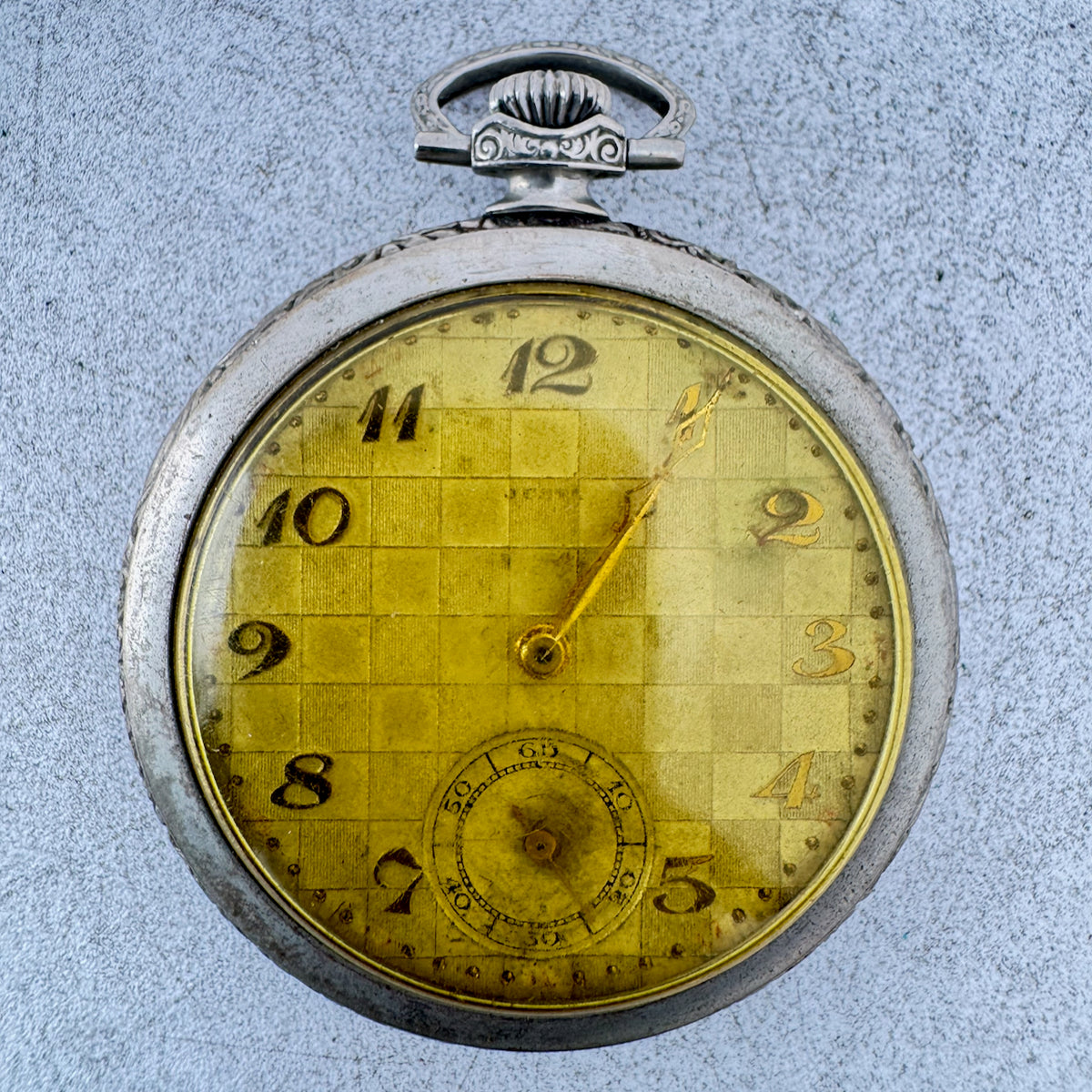 Justa Checkerboard Dial